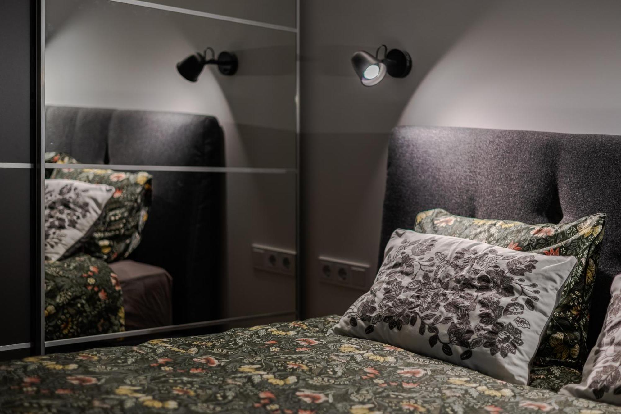Fantasy House, Cozzy Apartmens, Free Parking, Long Stays Welcome Vilnius Buitenkant foto